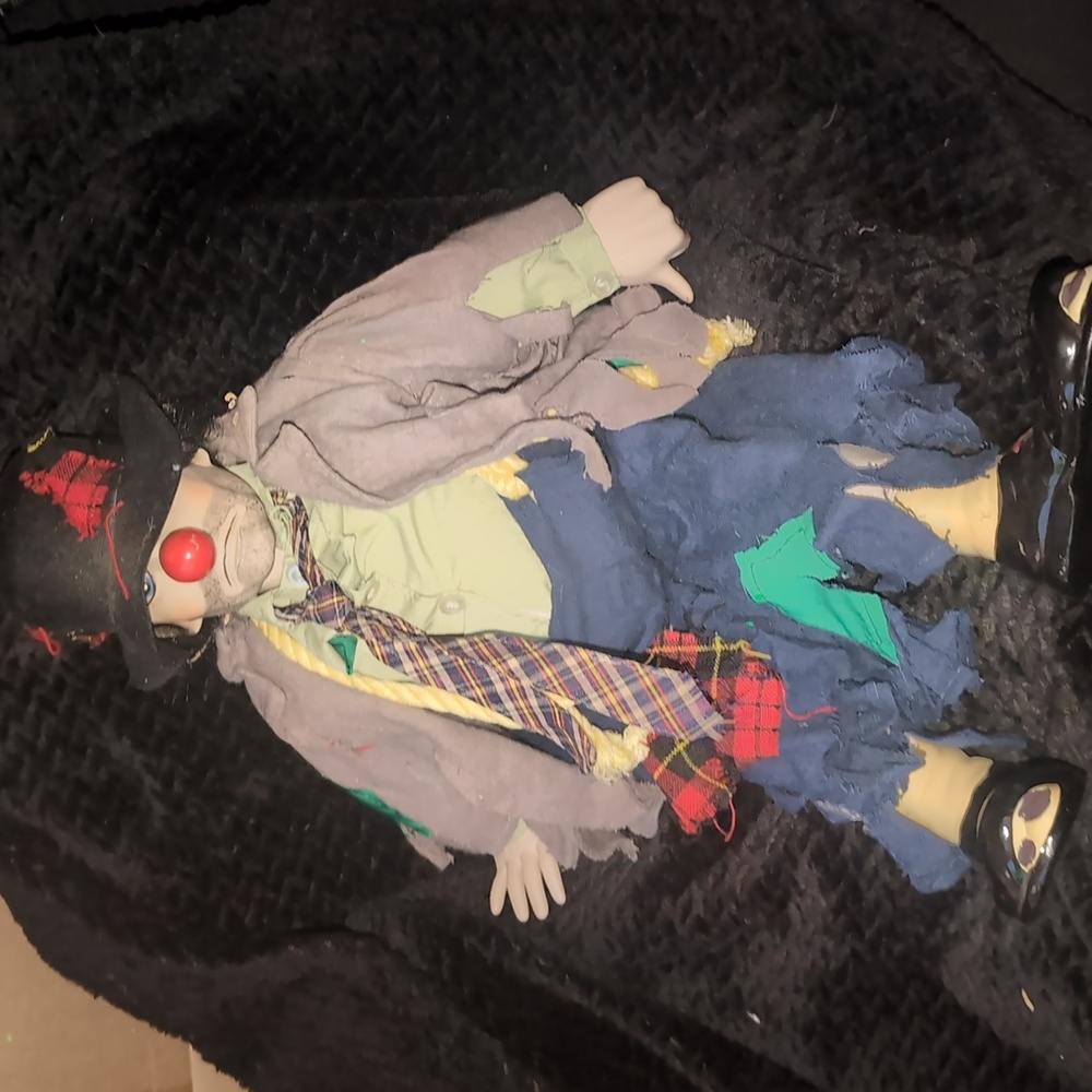 AVAILABLE - VTG 1983Clyde the hobo clown porcelain doll, by Dynasty collections.